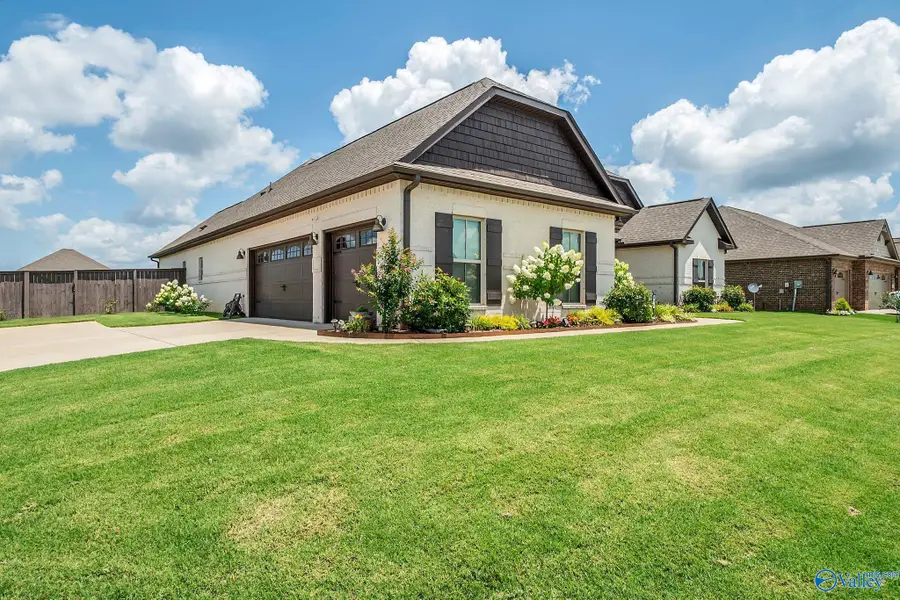 135 Shangrila Way, Meridianville, AL 35759 - #2