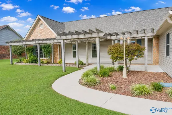 215 Oakview Circle, Killen, AL 35645
