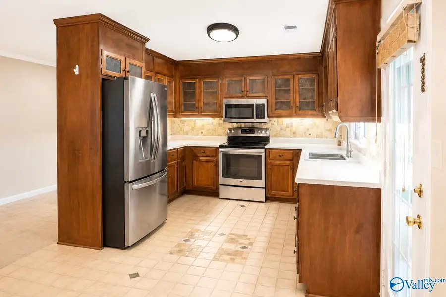 215 Oakview Circle, Killen, AL 35645 - #3