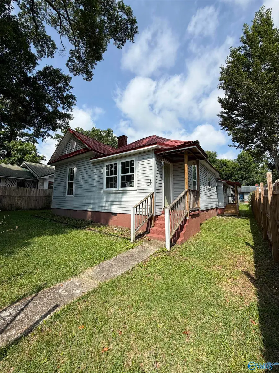 1205 S 11th Street, Gadsden, AL 35901 - #3