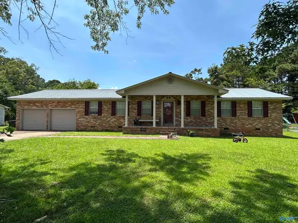 402 Highland Avenue, Scottsboro, AL 35768