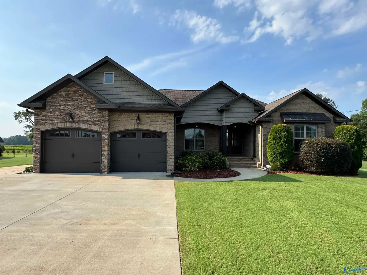 375 Creekside Circle, Gadsden, AL 35901 - #1