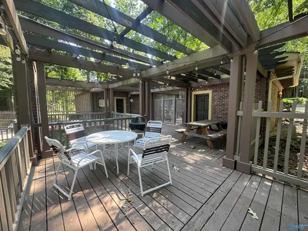 2033 Greenwood Place, Huntsville, AL 35802