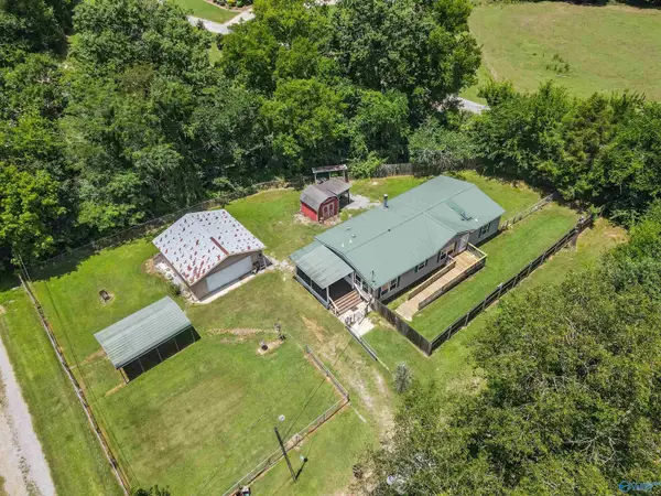 82 Clark Street, Guntersville, AL 35976