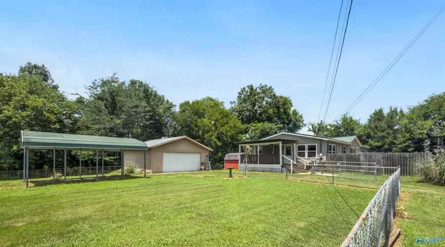 82 Clark Street, Guntersville, AL 35976 - #3