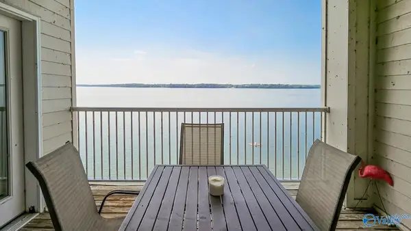 6122 Bay Village Drive #302, Athens, AL 35611