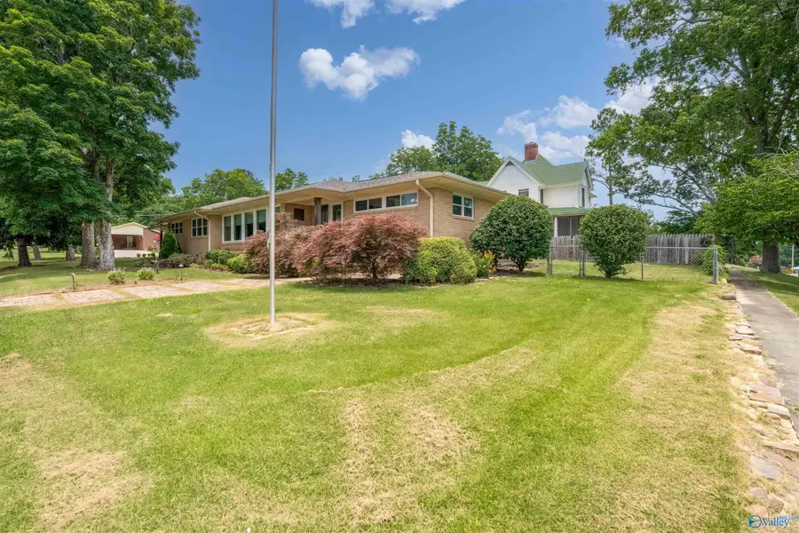 301 4th Street Nw, Fort Payne, AL 35967 - #3