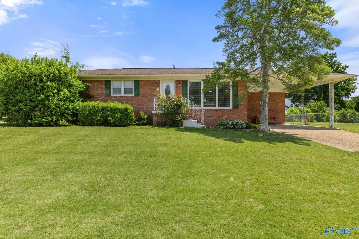 1916 Crestline Avenue, Sheffield, AL 35660 - #1