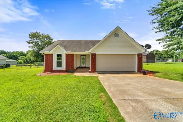 162 St Clair Drive, New Market, AL 35761
