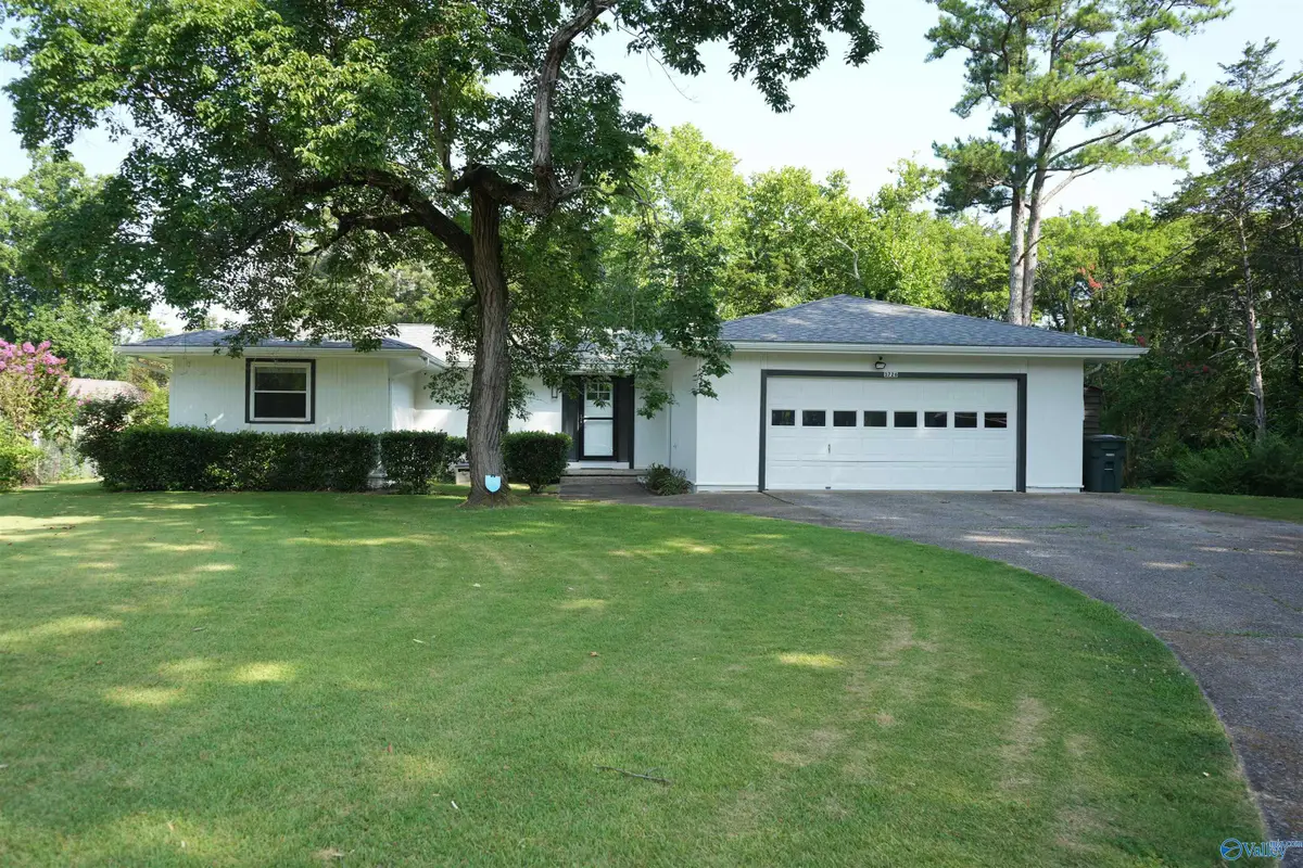 3726 Oakdale Court Nw, Huntsville, AL 35810 - #1