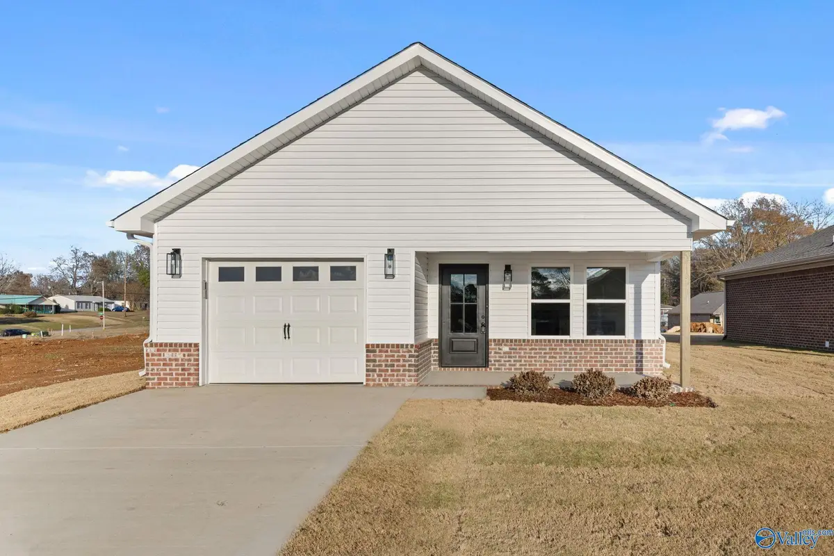 27 S Fulton Street, Florence, AL 35630 - #1