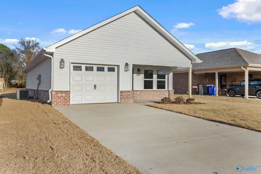 27 S Fulton Street, Florence, AL 35630 - #3