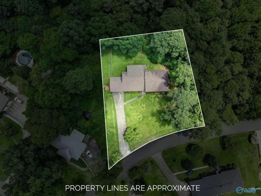 405 Shannon Circle, Gadsden, AL 35904 - #2