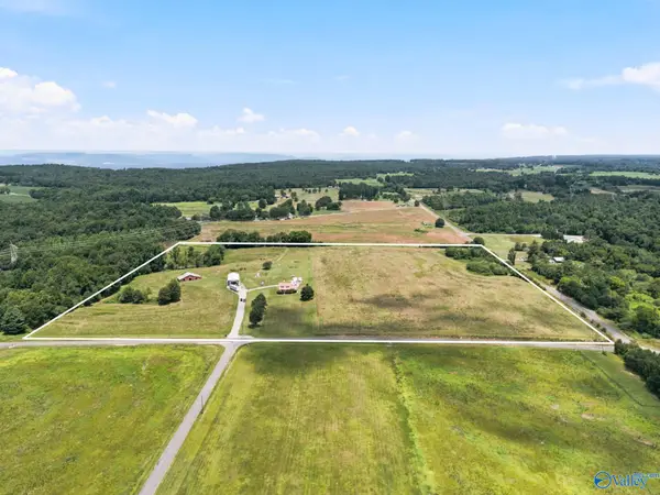 2083 County Road 66, Section, AL 35771
