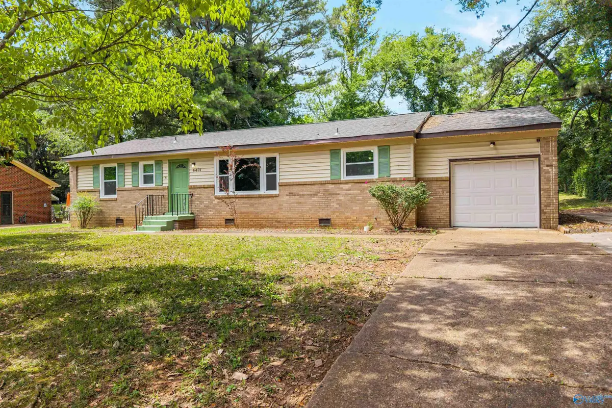 4401 Lakeview Drive Nw, Huntsville, AL 35810 - #1