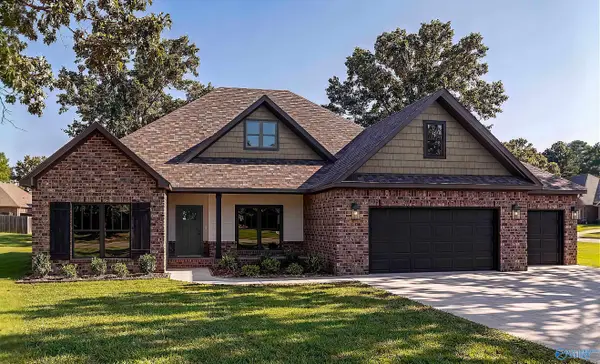 17197 Blue Briar Circle, Athens, AL 35611
