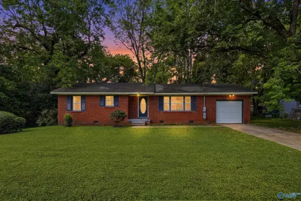 2703 Pinetree Lane Nw, Huntsville, AL 35810
