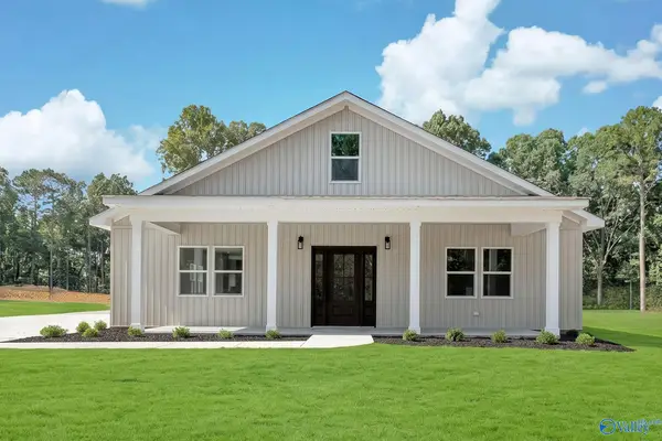 2070 Browns Valley Road, Guntersville, AL 35976