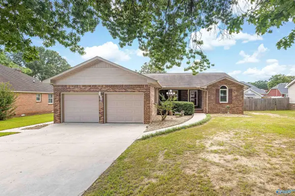 2203 Springdale Drive, Hartselle, AL 35640