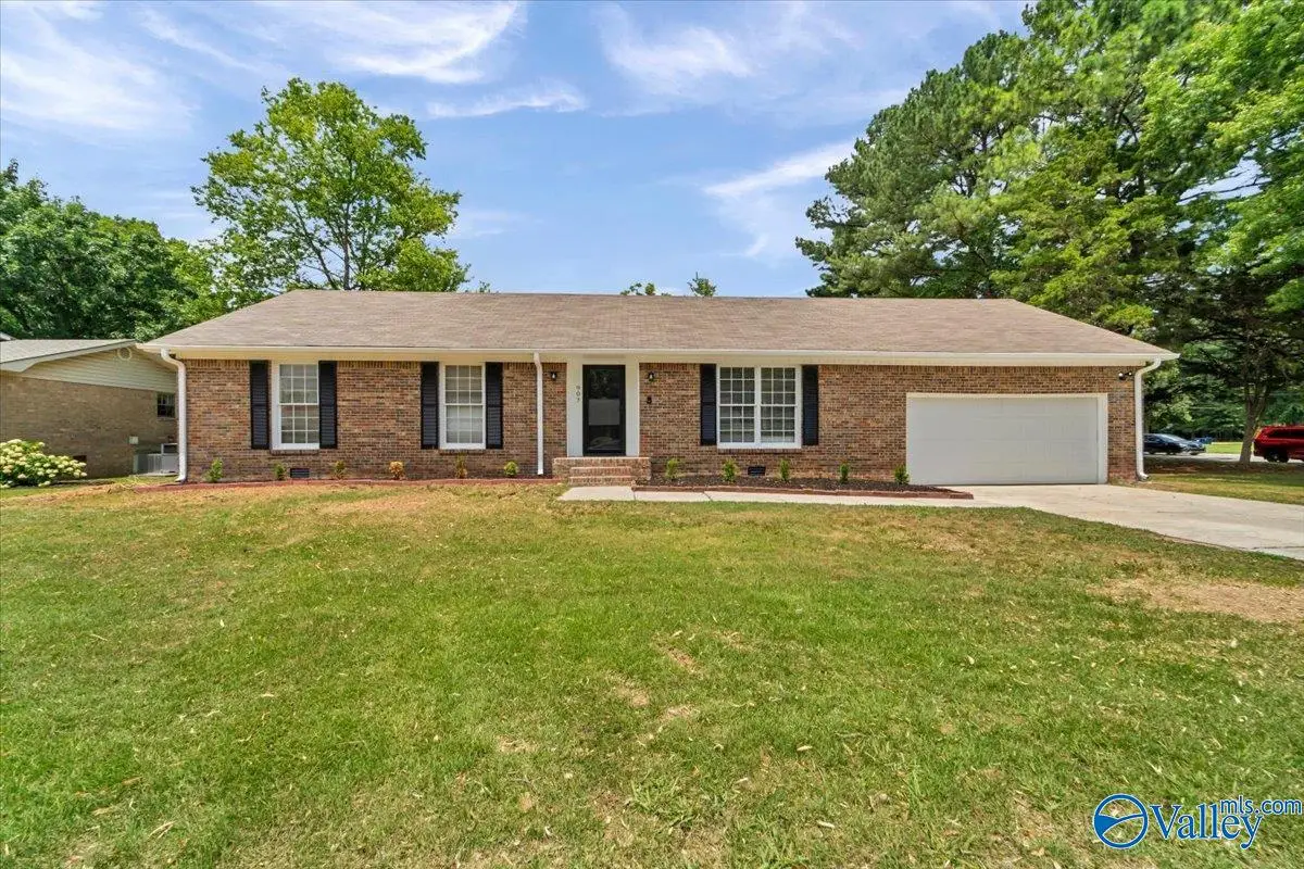 907 Flora Circle Se, Huntsville, AL 35802 - #1