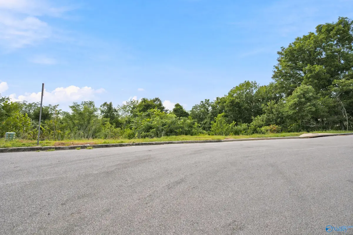 16012 Greentree Trail Se, Huntsville, AL 35803 - #1