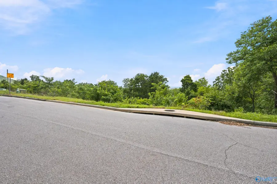 16014 Greentree Trail Se, Huntsville, AL 35803 - #2