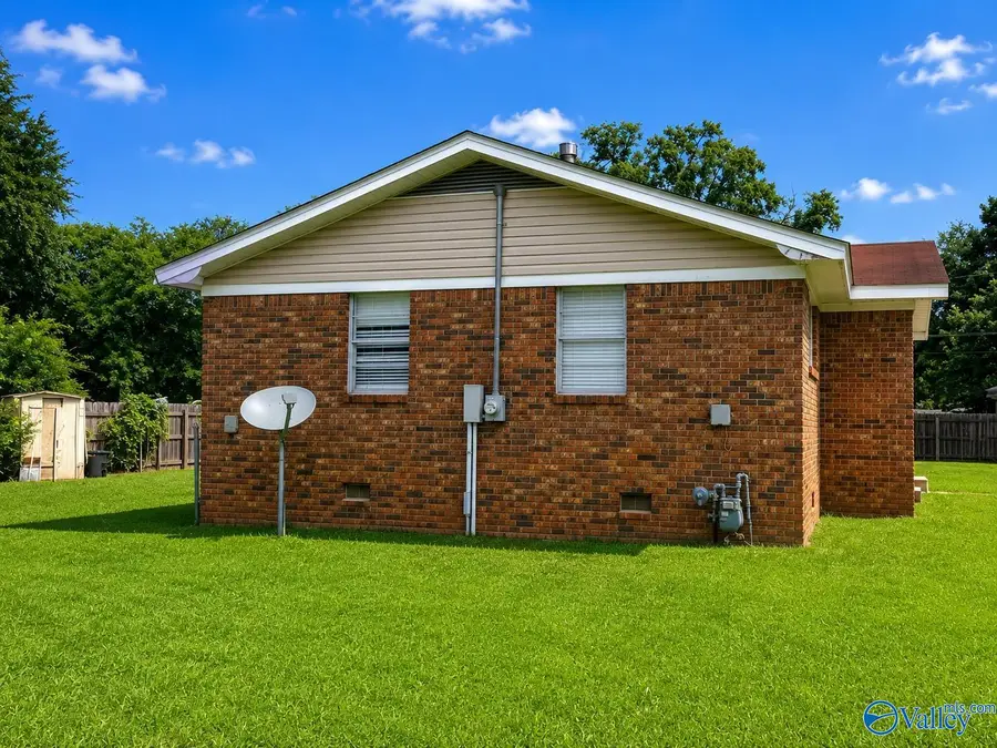 5028 Paden Drive Nw, Huntsville, AL 35810 - #3
