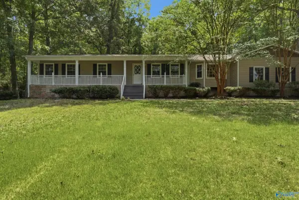 205 Eastwood Drive, Owens Cross Roads, AL 35763