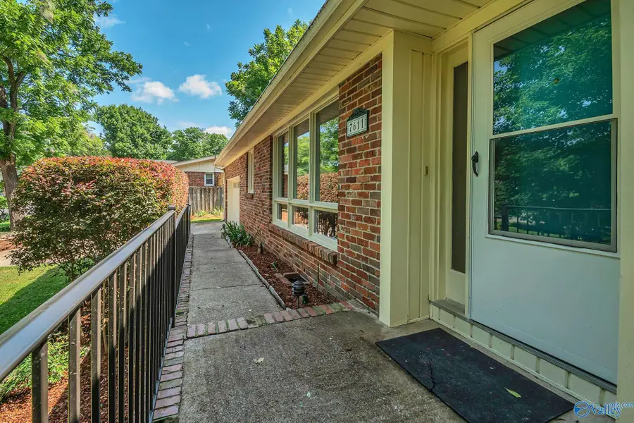 7611 Peacock Drive Sw, Huntsville, AL 35802 - #3