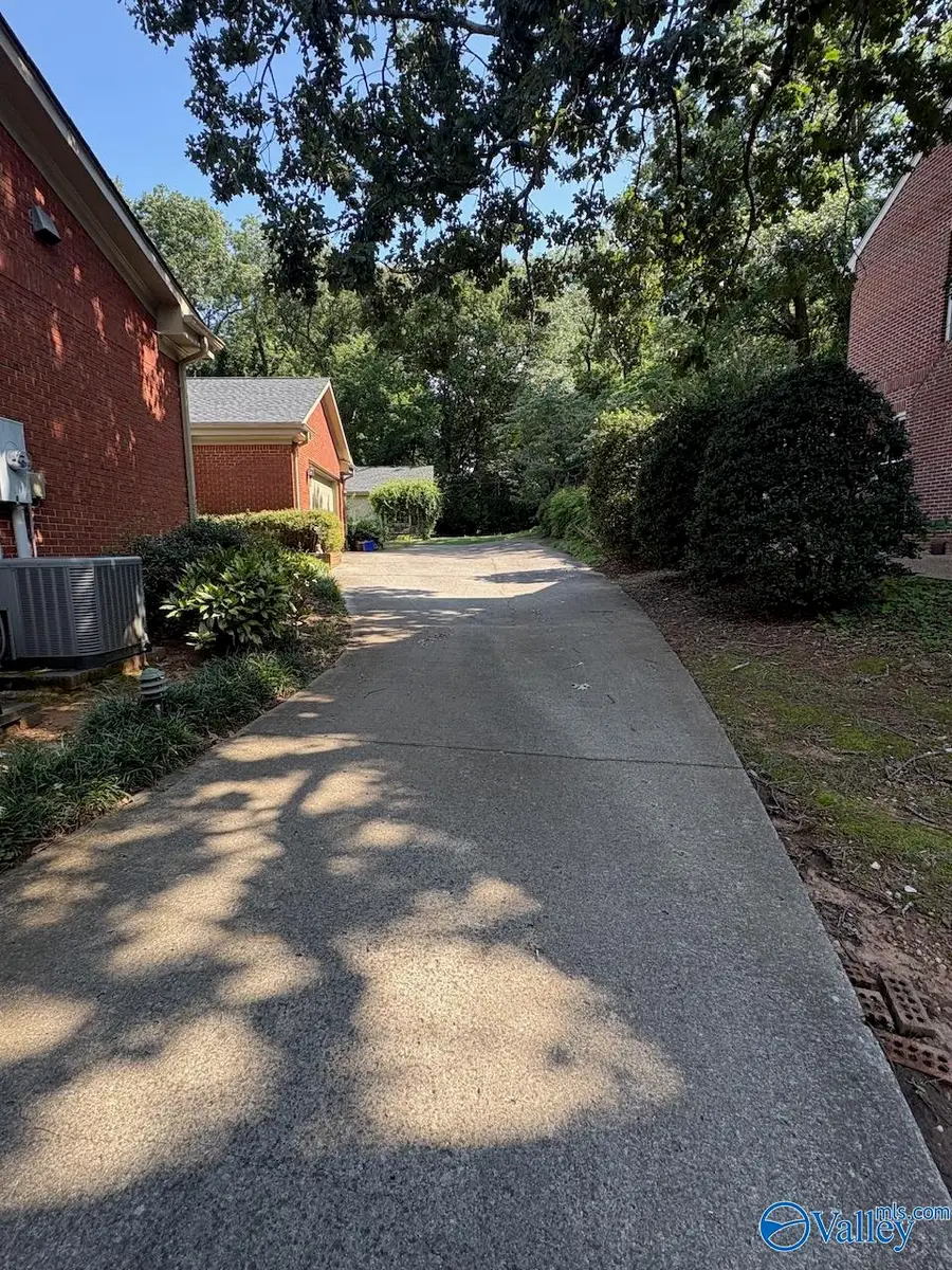 1420 Governors Place, Huntsville, AL 35801 - #3
