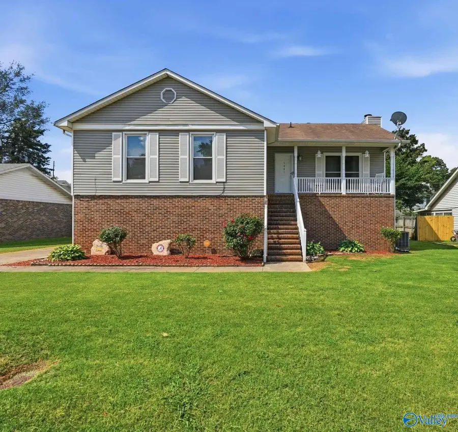 1061 Sandy Springs Road Nw, Huntsville, AL 35806 - #2