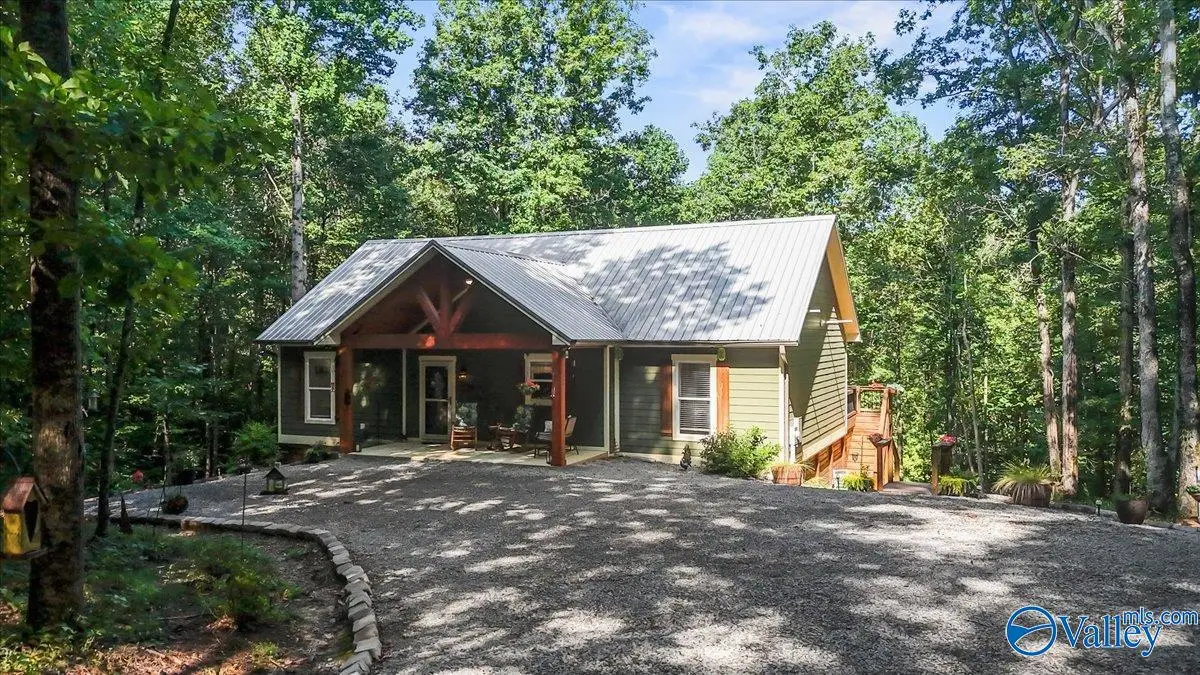 1091 County Road 143, Bremen, AL 35033 - #1