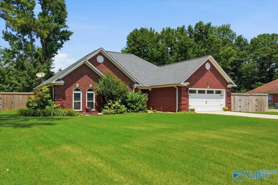 145 Preswick Place Nw, Huntsville, AL 35806 - #2