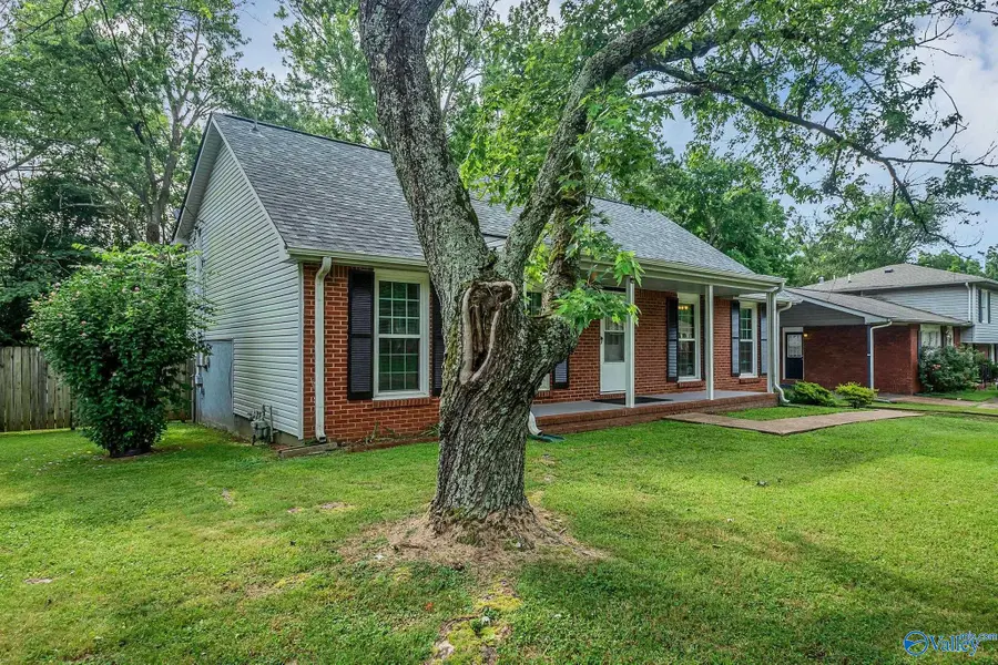2616 Thornhill Road Nw, Huntsville, AL 35810 - #2