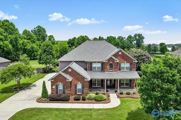 378 Natures Way Sw, Huntsville, AL 35824