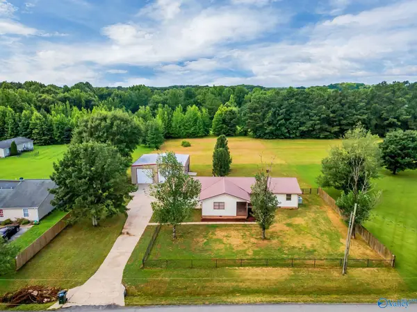 1368 Carter Grove Road, Hazel Green, AL 35750