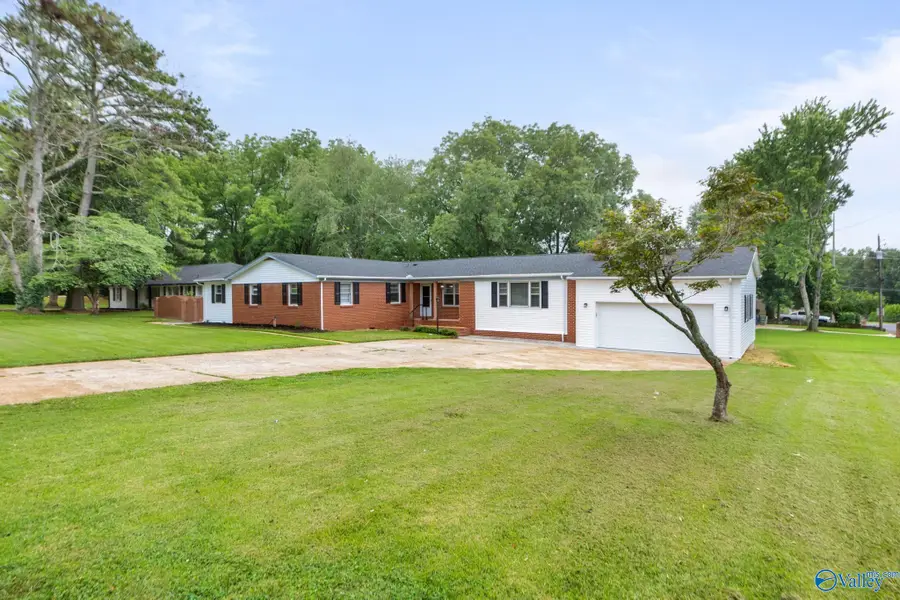 4203 Tombrook Place Nw, Huntsville, AL 35816 - #2
