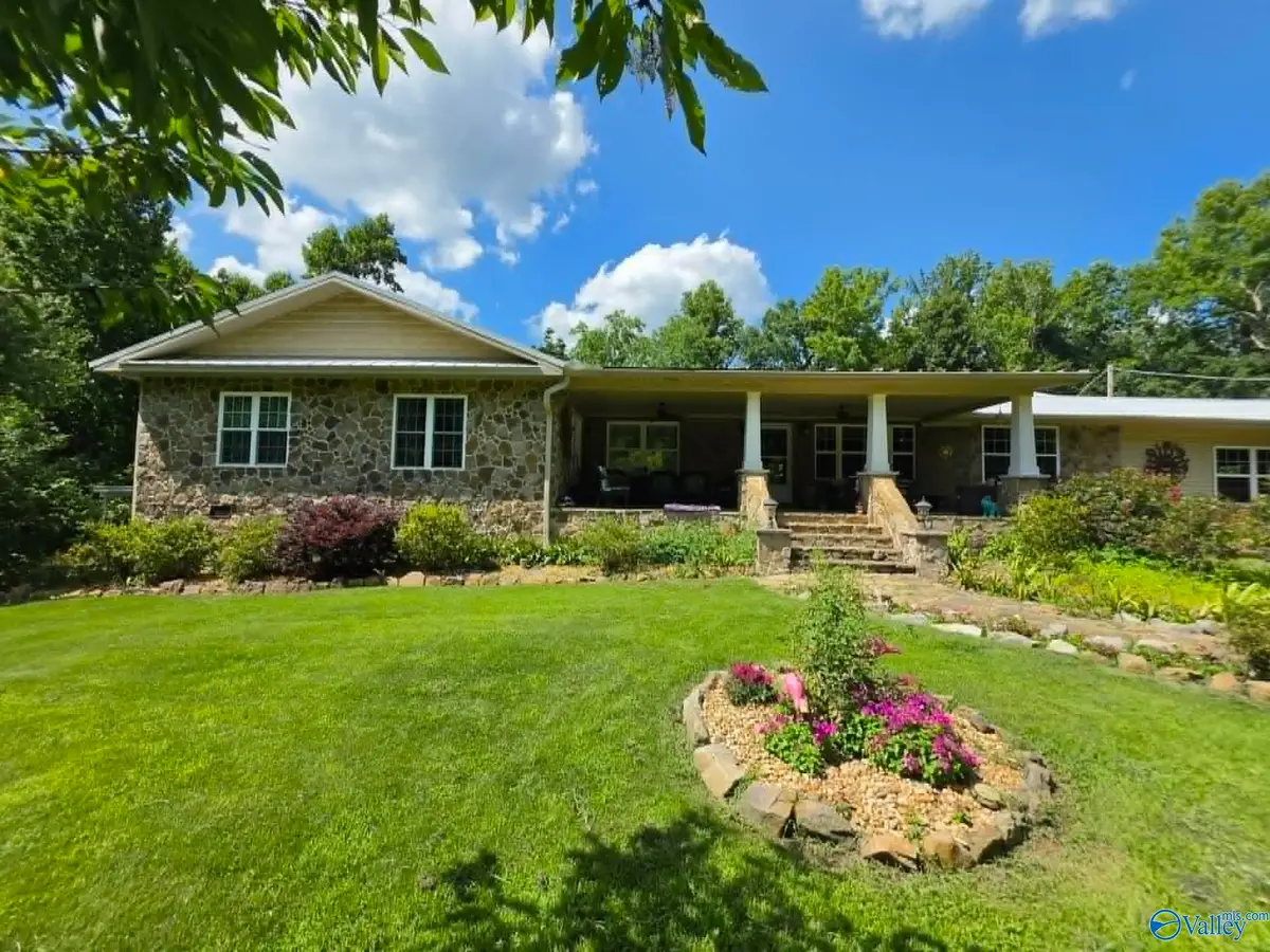 33 County Road 1205, Vinemont, AL 35179 - #1