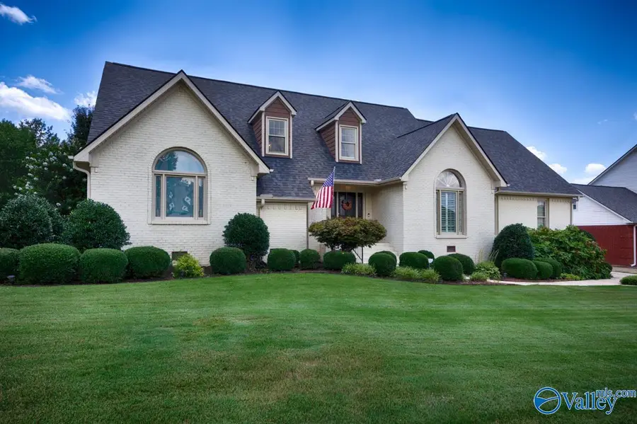 1304 Old Carriage Lane, Huntsville, AL 35802 - #2
