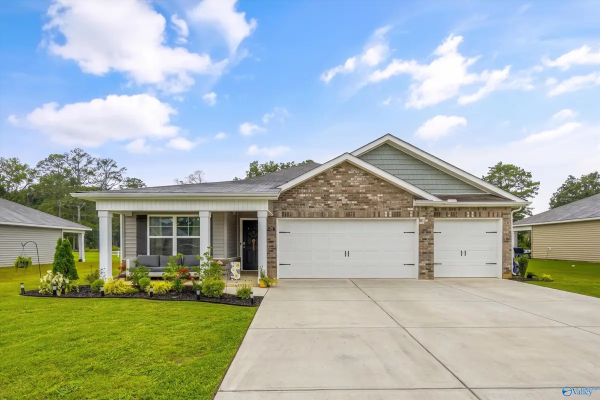206 Chubbs Lane, Owens Cross Roads, AL 35763 - #1