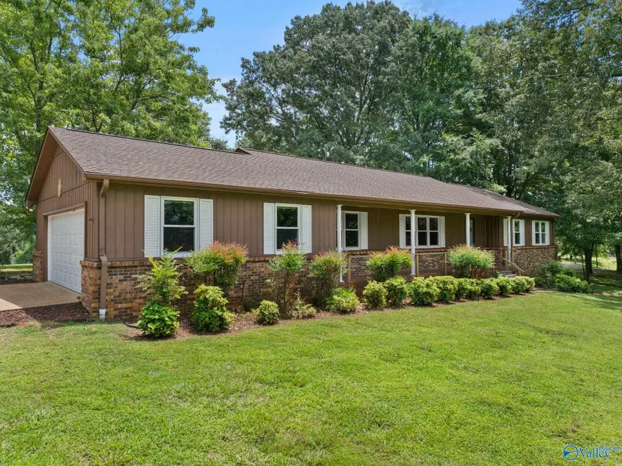 450 Ramblewood Drive, Rogersville, AL 35652 - #2