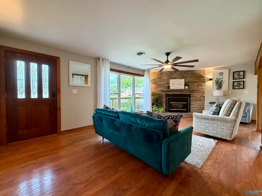 817 SE 16th Street, Sheffield, AL 35660 - #2
