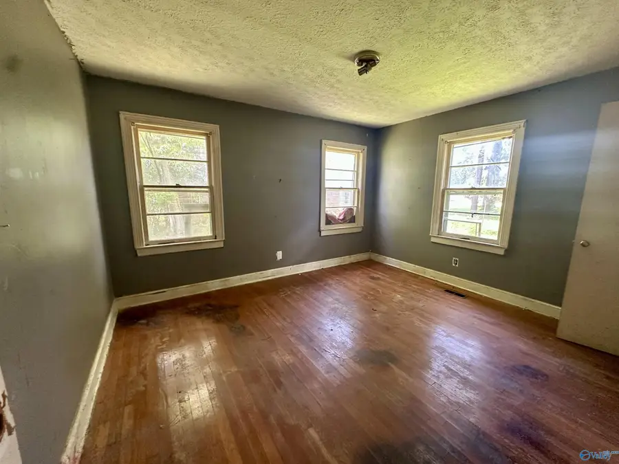 1306 River Street, Gadsden, AL 35903 - #3