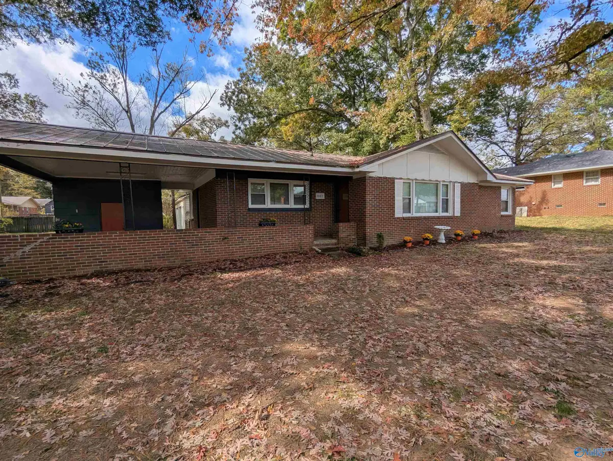 807 Corsbie Street, Hartselle, AL 35640 - #1