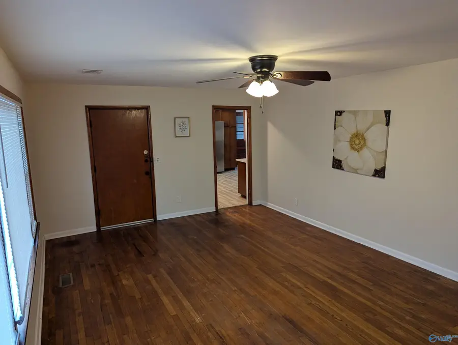 807 Corsbie Street, Hartselle, AL 35640 - #2