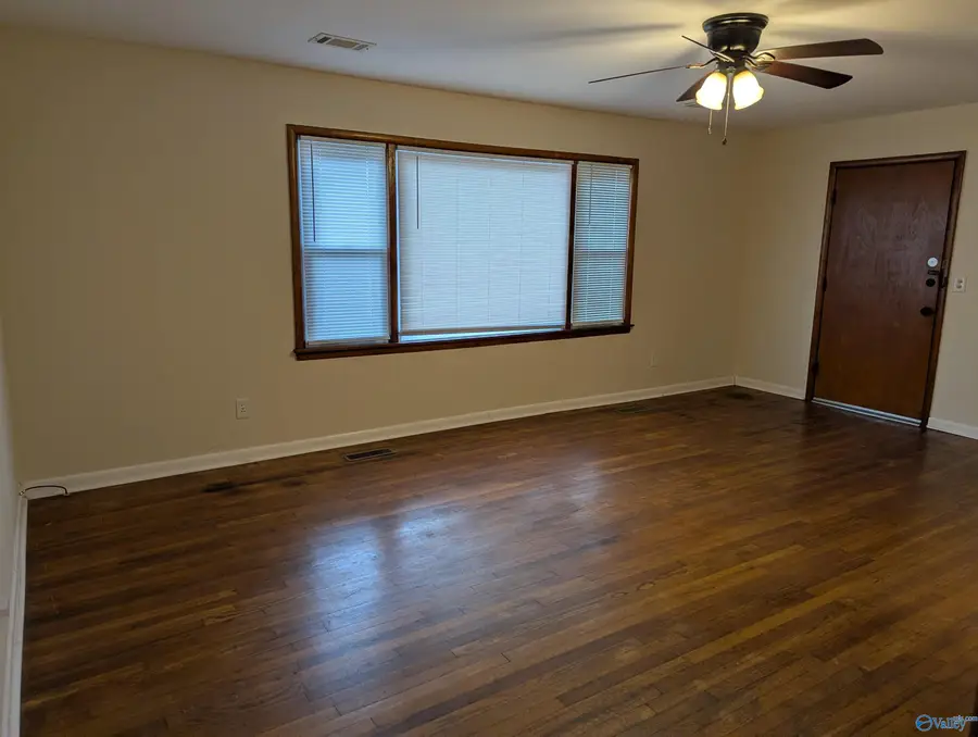807 Corsbie Street, Hartselle, AL 35640 - #3