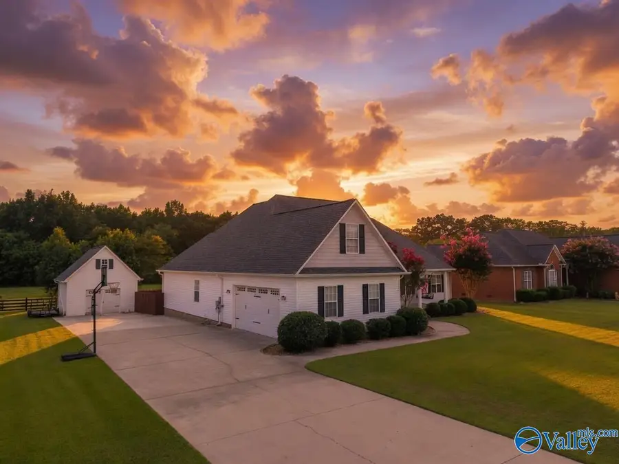 125 Berkshire Lane, Albertville, AL 35950 - #3