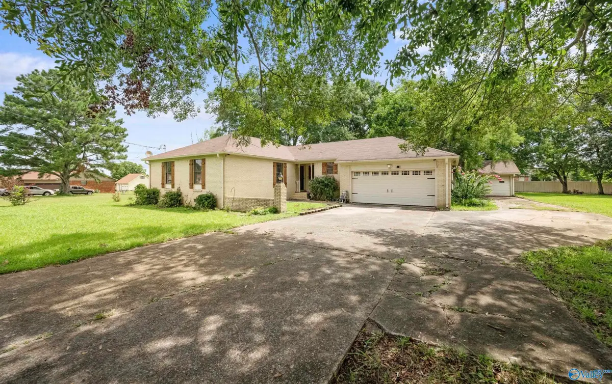 704 Hannah Avenue Se, Attalla, AL 35952 - #1