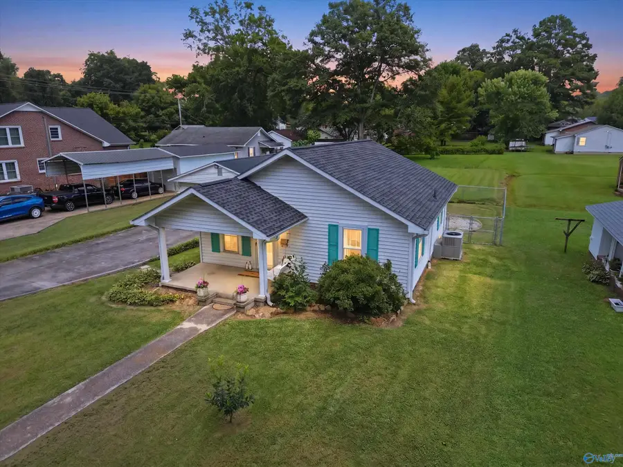 805 S Market Street, Scottsboro, AL 35768 - #3