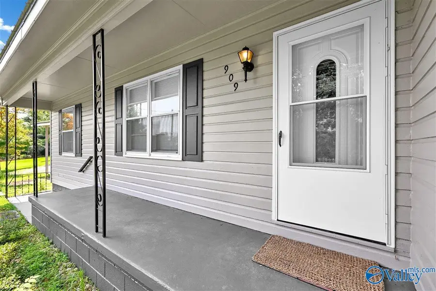 909 Woodruff Road Sw, Decatur, AL 35603 - #2